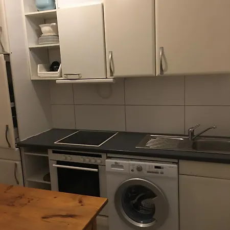 Main Station Apartment *